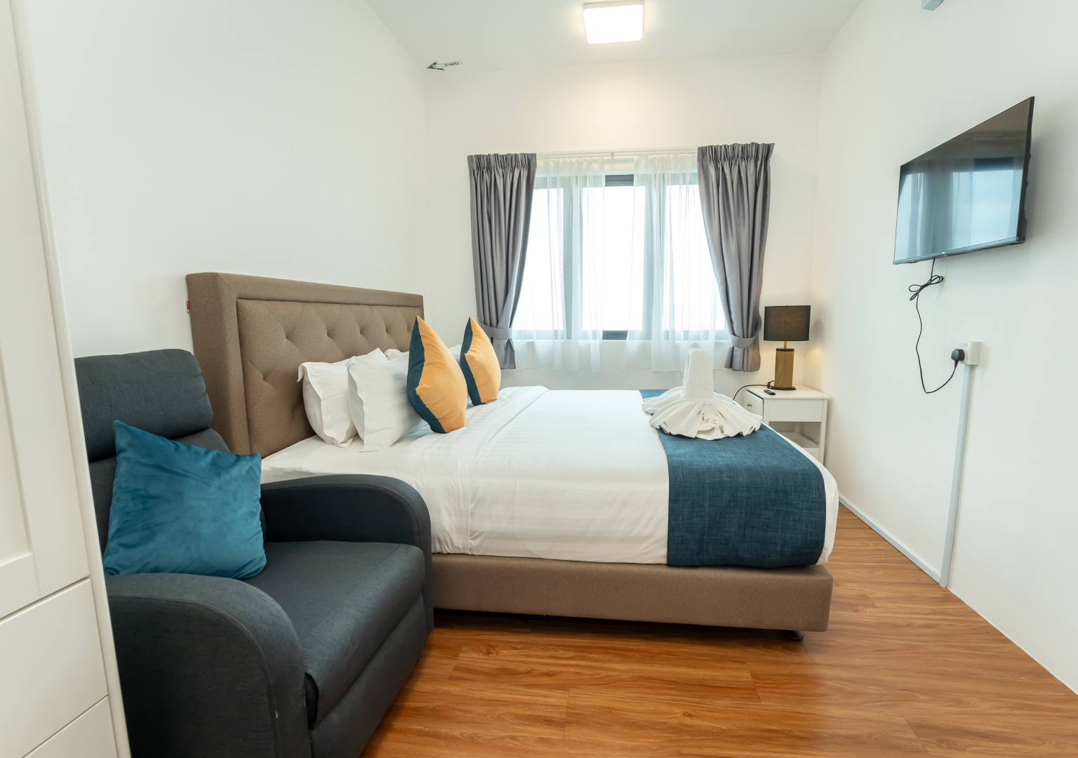 6Bedroom_Card